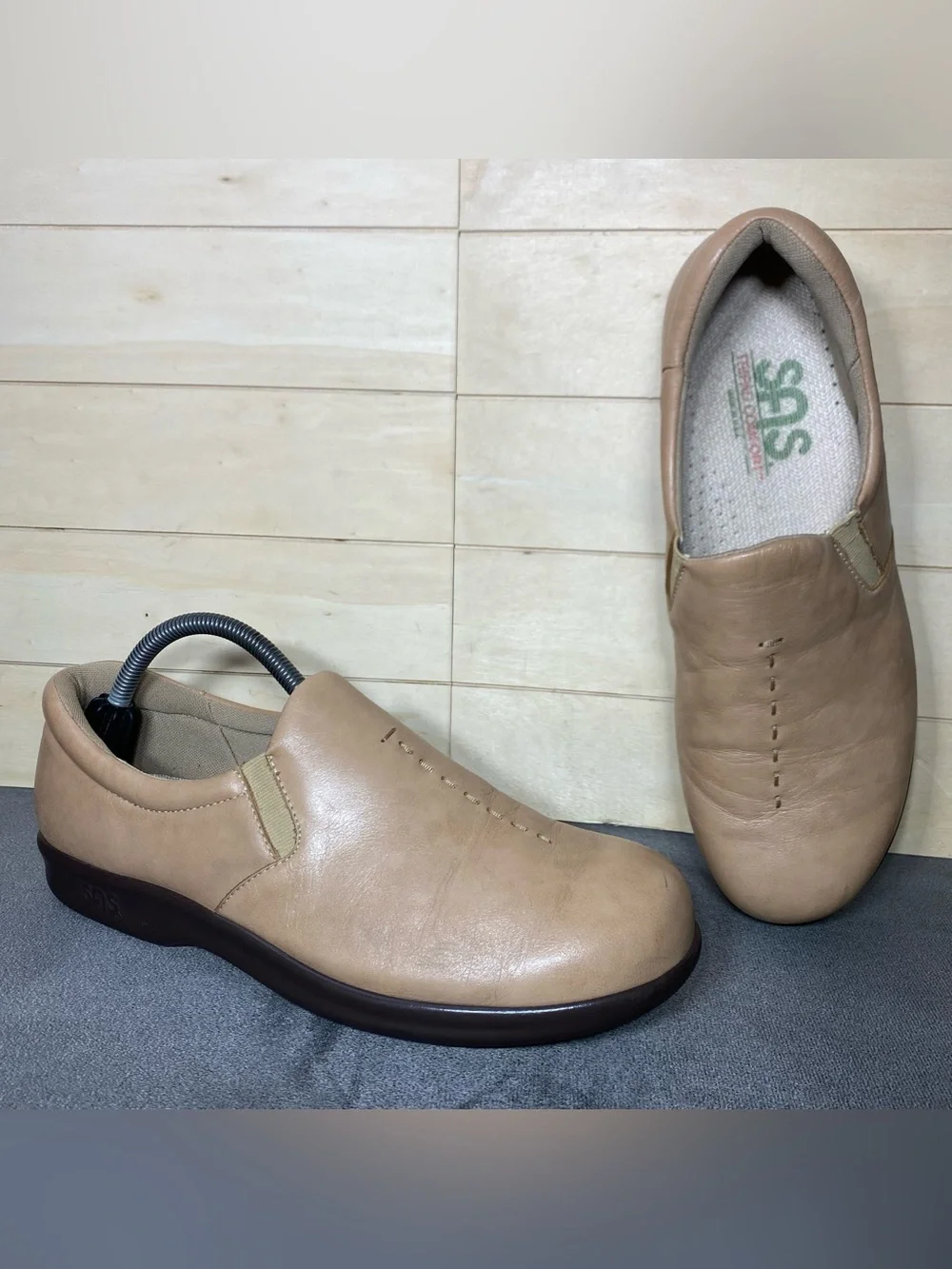 SAS Viva Slip-Ons Tan Leather Women's Size 10 N Shoes Tripad Comfort Loafers